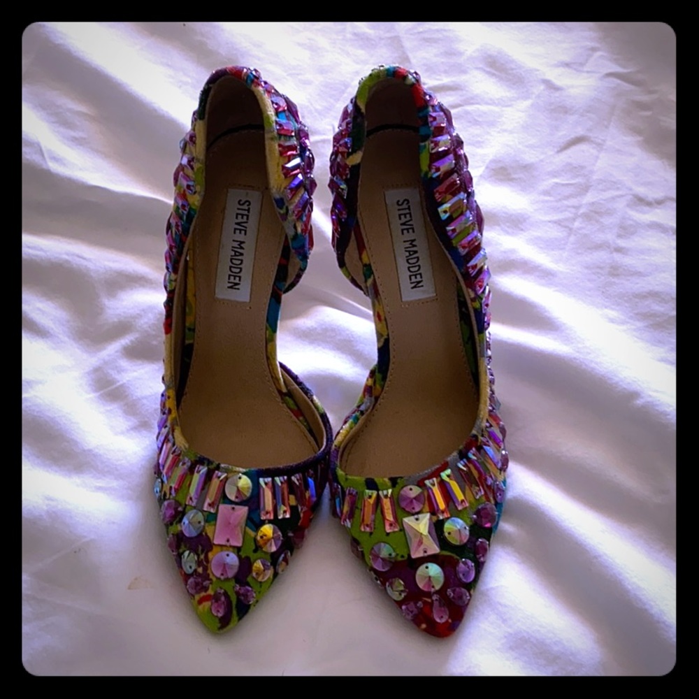 Steve Madden Embellished Pump